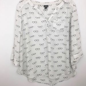 Black Eyeglasses white background Torrid top GUC